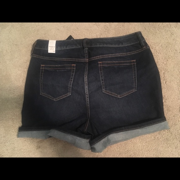 NWT Torrid size 14 dark wash high rise denim midi shorts - Picture 3 of 7